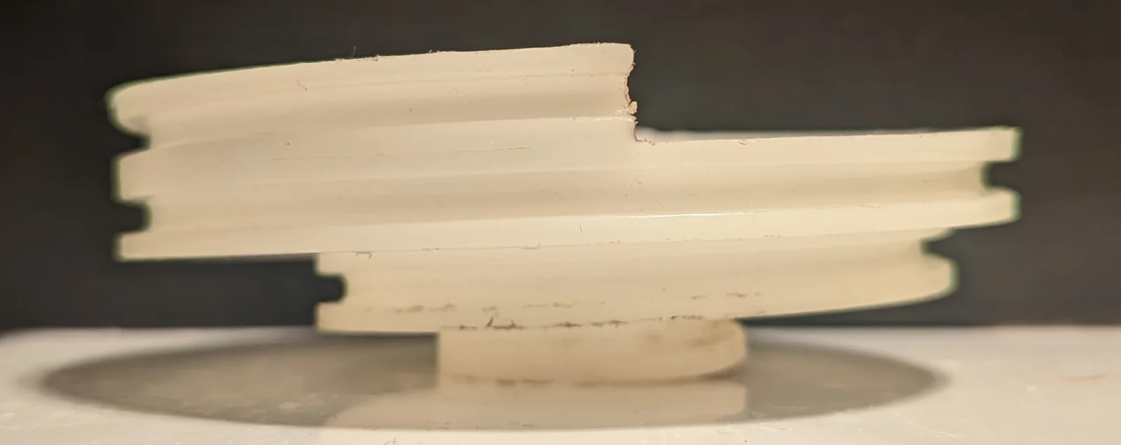 Reference images showing the non-standard wheel profile — view 8