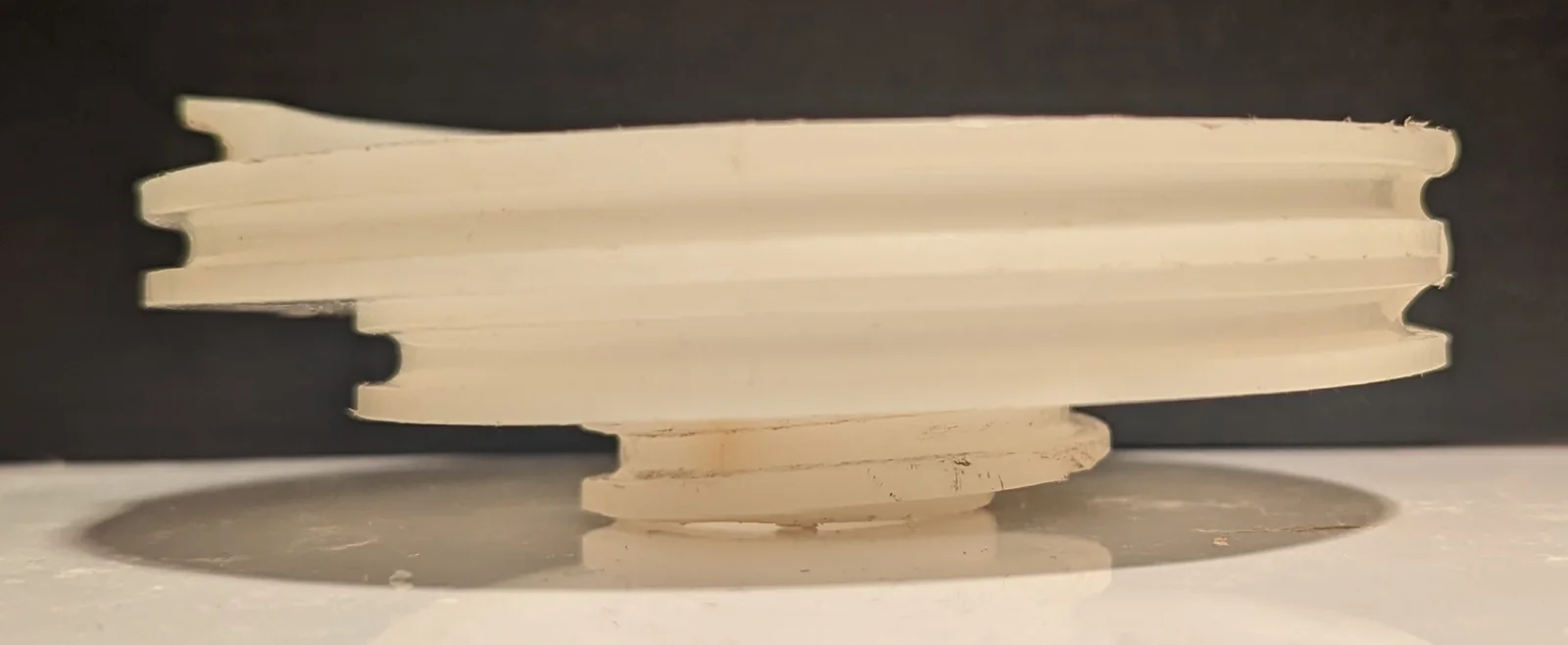 Reference images showing the non-standard wheel profile — view 11