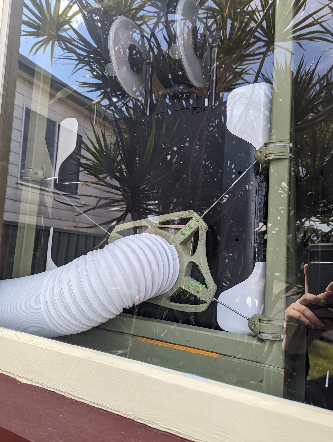 Custom rear connection and flexible duct routing — view 2